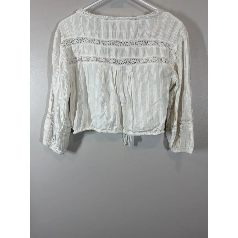 Free People White Crochet Blouse Size XS Boho Lace Detail‎ Romantic Top V Neck